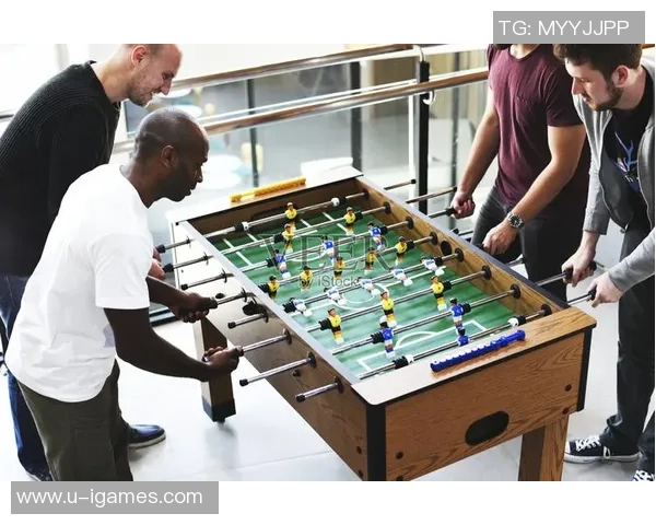 家庭自制桌上足球的详细步骤与技巧分享让你轻松打造娱乐新体验 家庭自制桌上足球的详细步骤与技巧分享让你轻松打造娱乐新体验